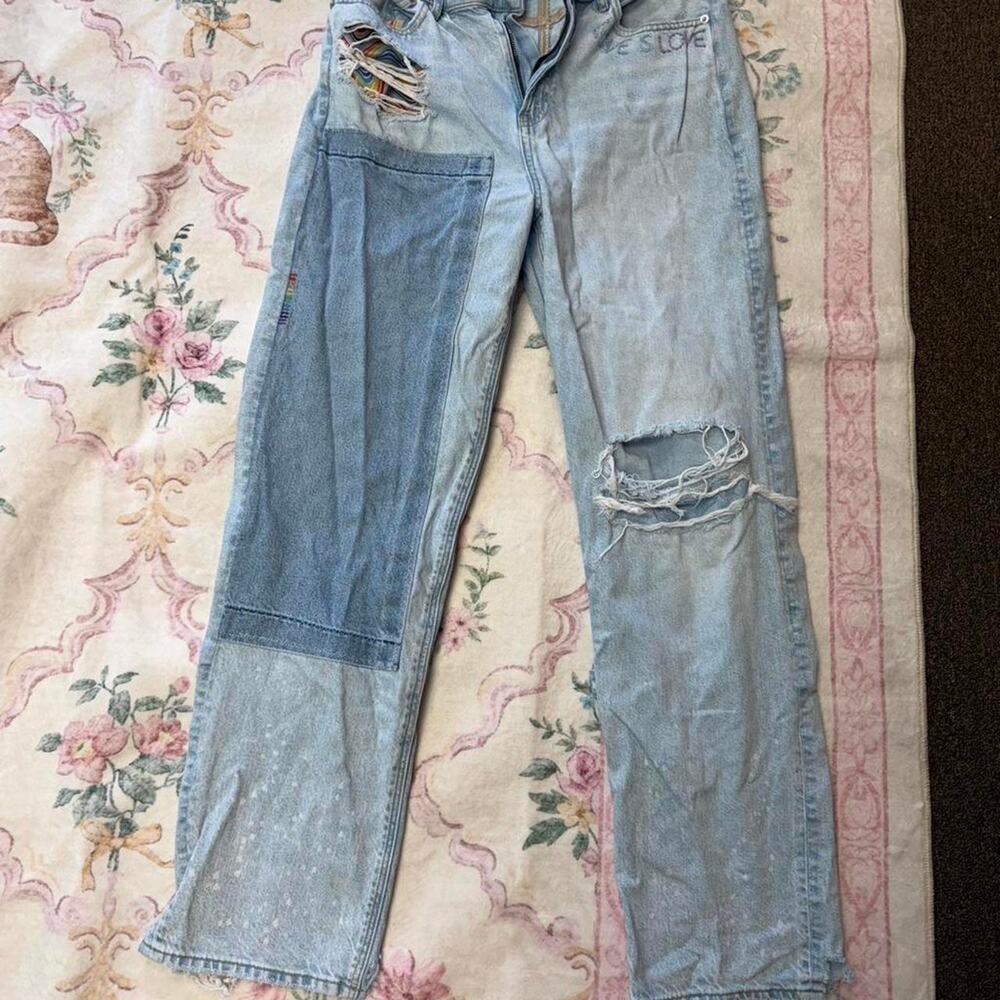 American eagle blue jeans with